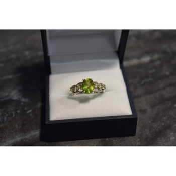 925 Sterling Silver Peridot & Tsavorite Ring Size 6.5