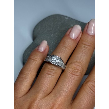 925 Sterling Silver CZ Ring Size 5
