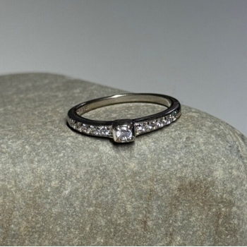 925 Sterling Silver CZ Ring Size 6.5
