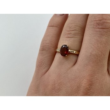 10K YELLOW GOLD GARNET & DIAMONDS RING SIZE 6.5