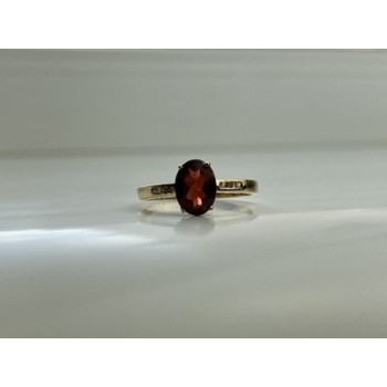 10K YELLOW GOLD GARNET & DIAMONDS RING SIZE 6.5