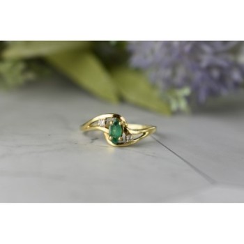 14K YELLOW GOLD EMERALD & DIAMONDS RING SIZE 8