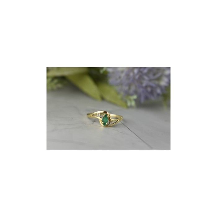 14K YELLOW GOLD EMERALD & DIAMONDS RING SIZE 8