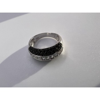 925 Sterling Silver Black & White Spinel Ring Size 6