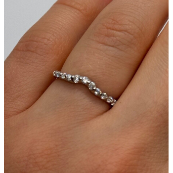 18K WHITE GOLD  DIAMONDS  RING SIZE 6