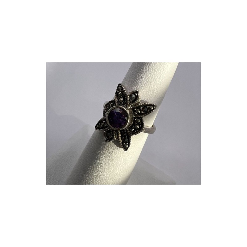 925 Sterling Silver Amethyst & Marcasite Ring Size 5