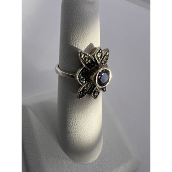 925 Sterling Silver Amethyst & Marcasite Ring Size 5