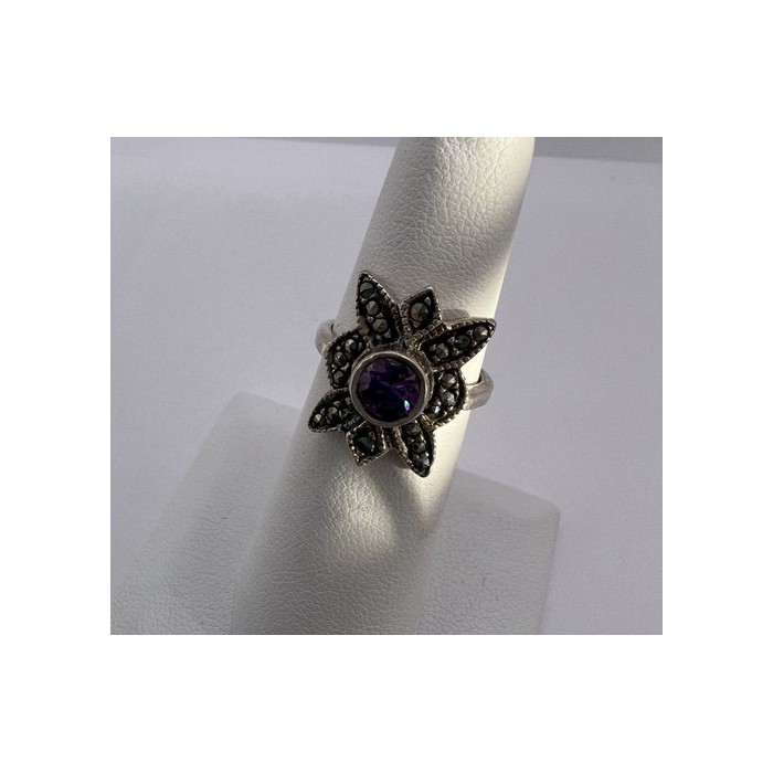 925 Sterling Silver Amethyst & Marcasite Ring Size 5