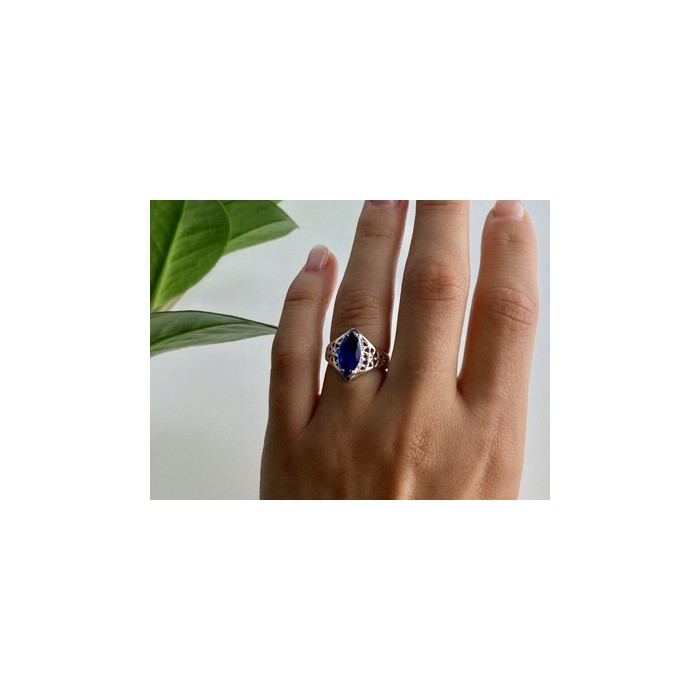925 Sterling Silver Blue Tourmaline Ring Size 6.5