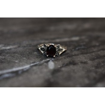 925 Sterling Silver Garnet & Black Jade Ring Size 6.5