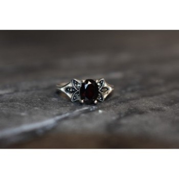 925 Sterling Silver Garnet & Black Jade Ring Size 6.5