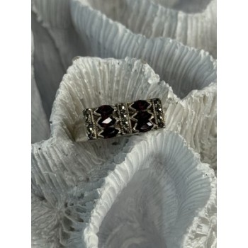 925 Sterling Silver Garnet & Marcasite Ring Size 9