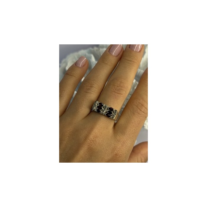 925 Sterling Silver Garnet & Marcasite Ring Size 9