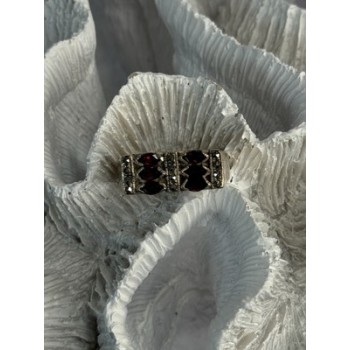 925 Sterling Silver Garnet & Marcasite Ring Size 9