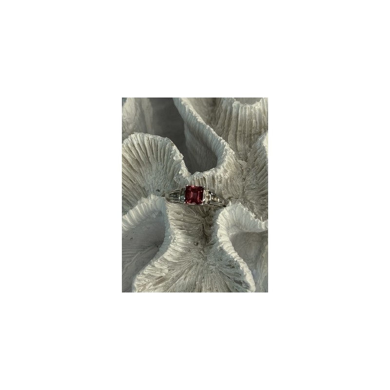 10K WHITE GOLD SPINEL & DIAMONDS RING SIZE 7