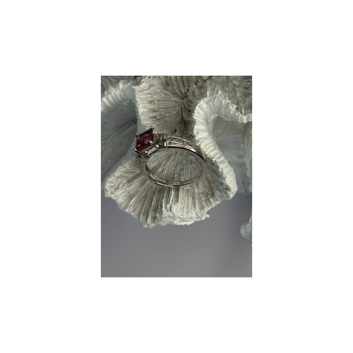 10K WHITE GOLD SPINEL & DIAMONDS RING SIZE 7