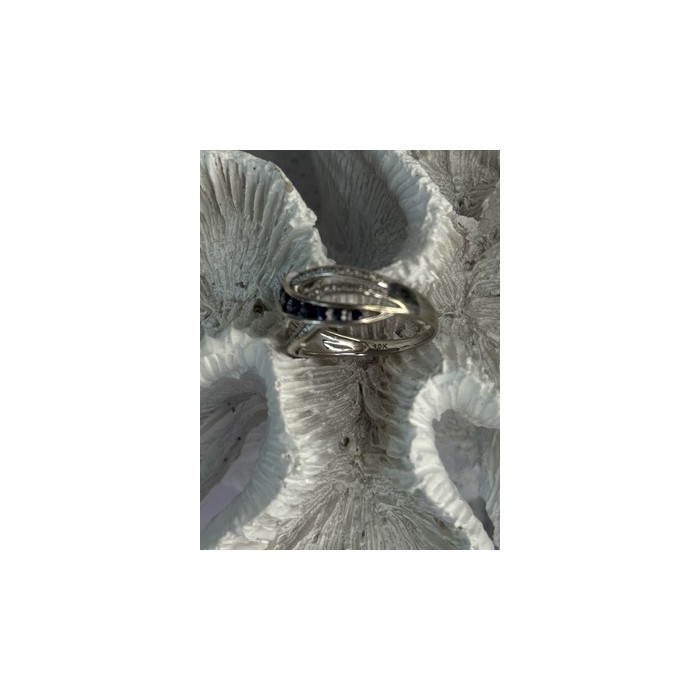 10K WHITE GOLD SAPPHIRE & DIAMOND RING SIZE 7