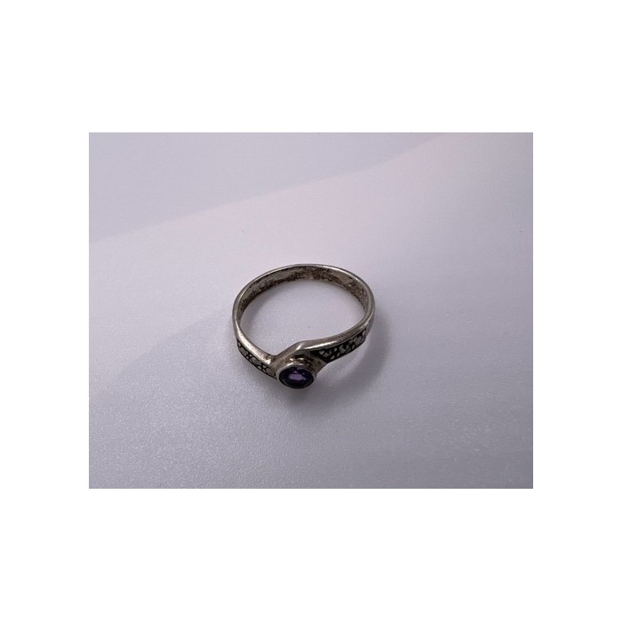 925 Sterling Silver Amethyst & Marcasite Ring Size 5.5