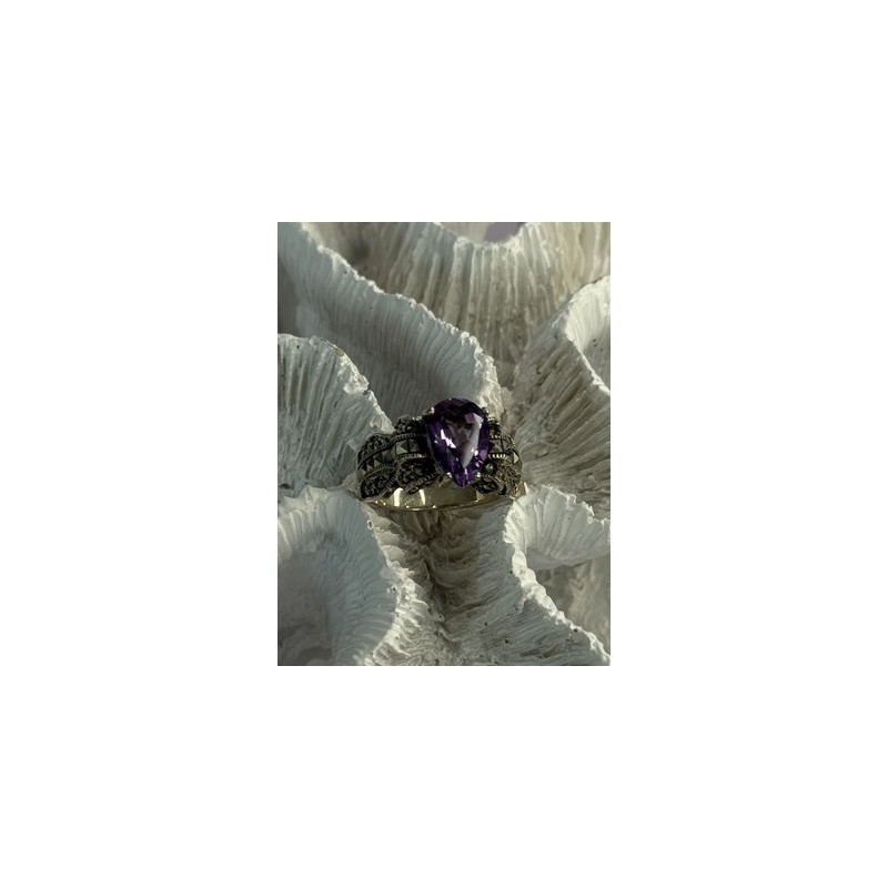 925 Sterling Silver Amethyst & Marcasite Ring Size 7