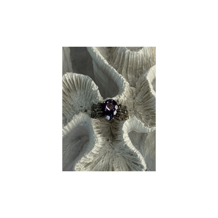 925 Sterling Silver Amethyst & Marcasite Ring Size 7