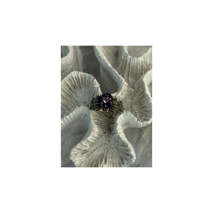 925 Sterling Silver Amethyst & Marcasite Ring Size 7