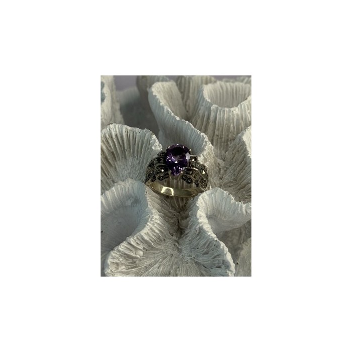 925 Sterling Silver Amethyst & Marcasite Ring Size 7