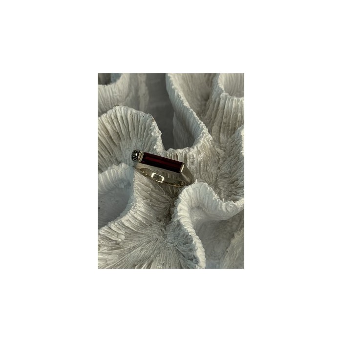 925 Sterling Silver Spinel & Marcasite Ring Size 7.5