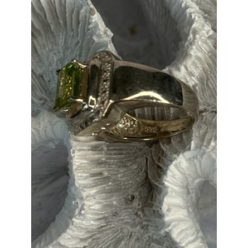 925 Sterling Silver Peridot Ring Size 6