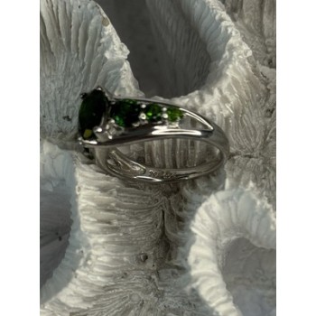 Classy 925 Sterling Silver Emerald Ring Size 7