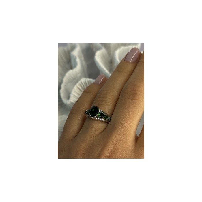 Classy 925 Sterling Silver Emerald Ring Size 7
