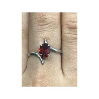 925 Sterling Silver Garnet Ring Size 8