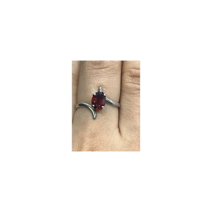 925 Sterling Silver Garnet Ring Size 8