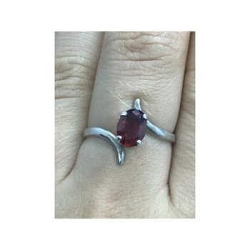 925 Sterling Silver Garnet Ring Size 8