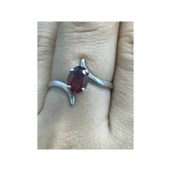 925 Sterling Silver Garnet Ring Size 8
