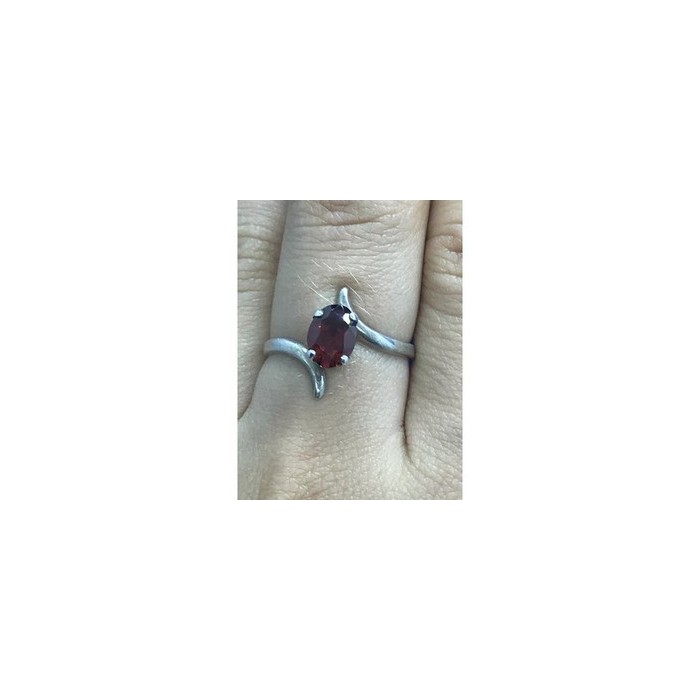 925 Sterling Silver Garnet Ring Size 8