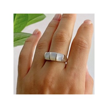925 Sterling Silver Mother Of Pearl Ring Size 9