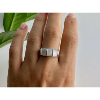 925 Sterling Silver Mother Of Pearl Ring Size 9