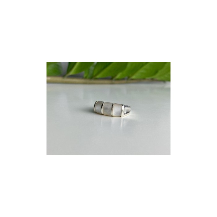 925 Sterling Silver Mother Of Pearl Ring Size 9