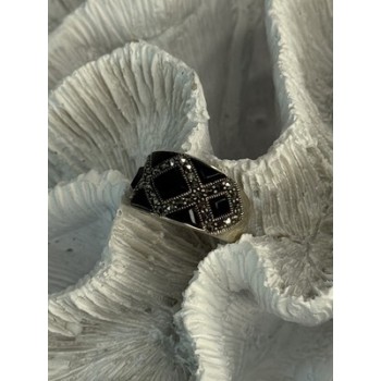 925 Sterling Silver Onyx & Marcasite Ring Size 6