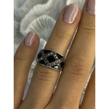 925 Sterling Silver Onyx & Marcasite Ring Size 6