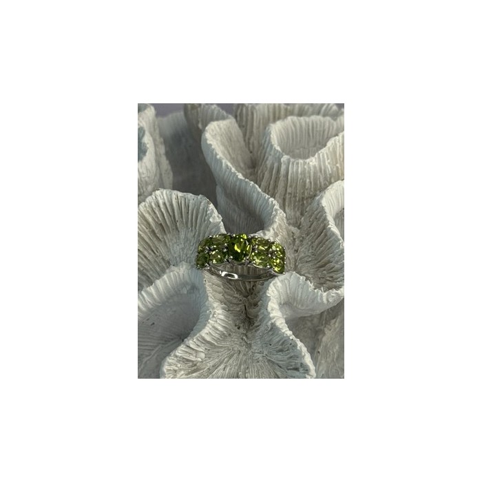 925 Sterling Silver Peridot Ring Size 8