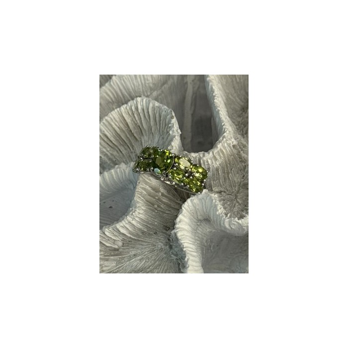 925 Sterling Silver Peridot Ring Size 8