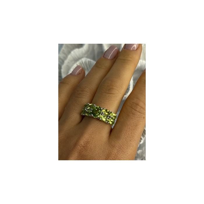 925 Sterling Silver Peridot Ring Size 8