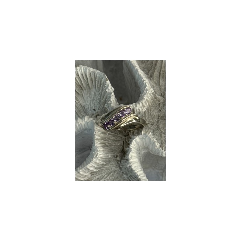 Elegant 925 Sterling Silver Amethyst Ring Size 9.5