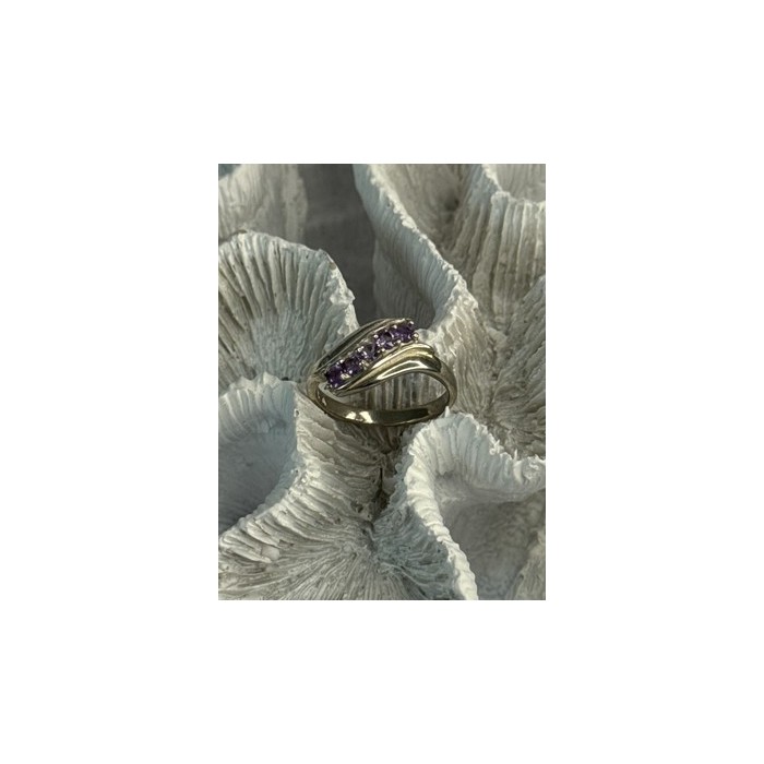 Elegant 925 Sterling Silver Amethyst Ring Size 9.5