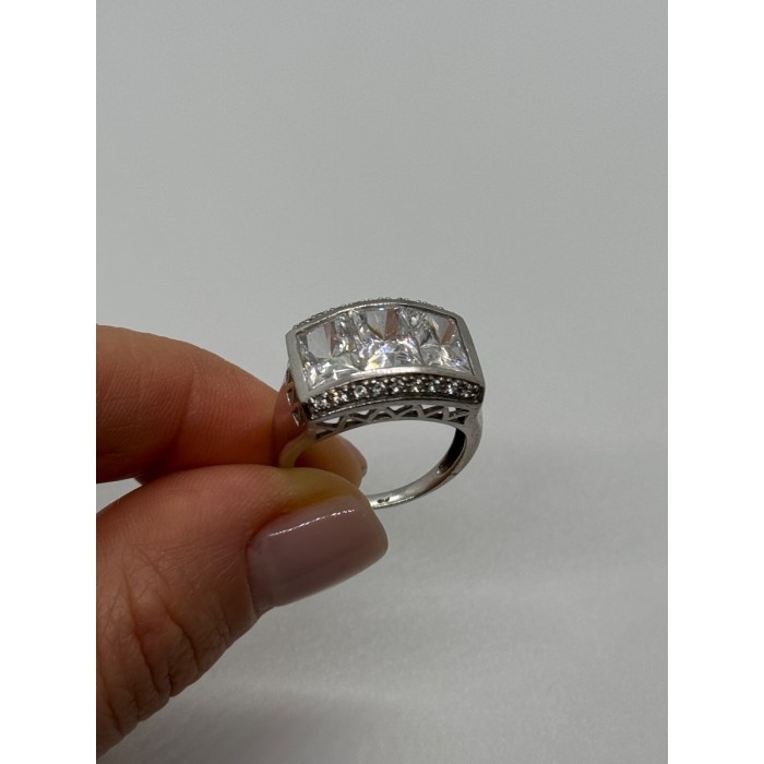 925 Sterling Silver CZ Ring Size 7