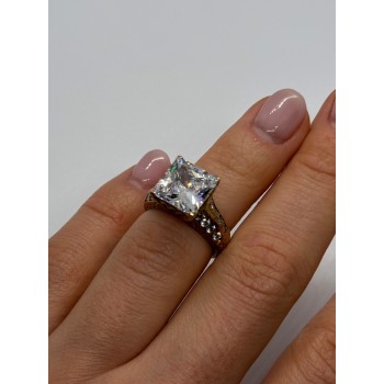 925 Sterling Silver Gold Plated CZ Ring Size 4.5