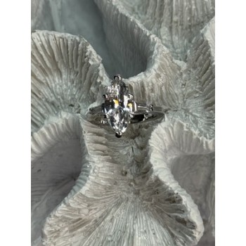 Beautiful 925 Sterling Silver CZ Ring Size 6