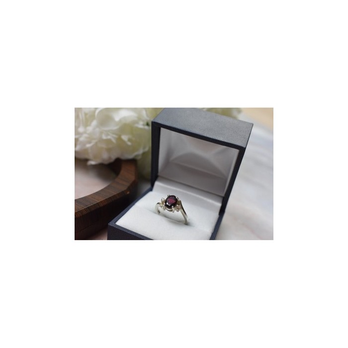 925 Sterling Silver Garnet & CZ Ring Size 6