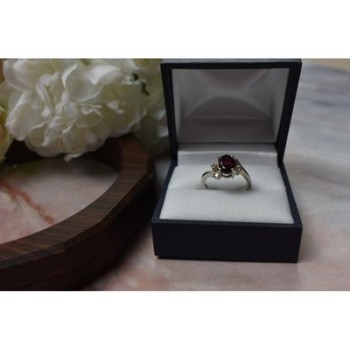 925 Sterling Silver Garnet & CZ Ring Size 6